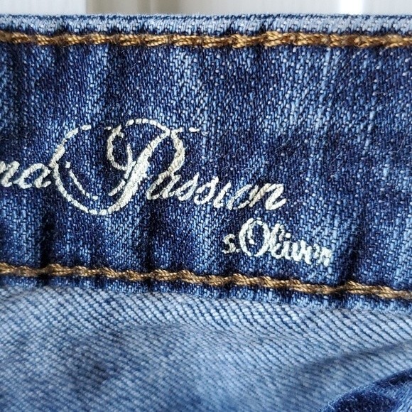 S. OLIVER BOOTCUT JEANS SIZE 10 MEDIUM WASH - Picture 3 of 6